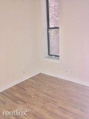 Building Photo - 111 W 96th St