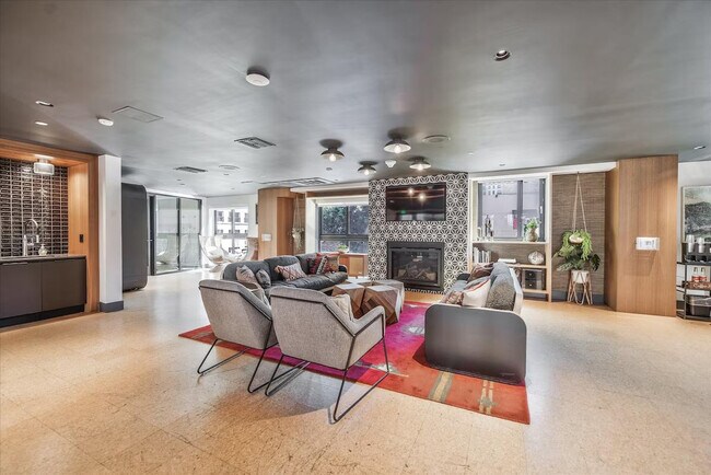Foto del edificio - 315 J St