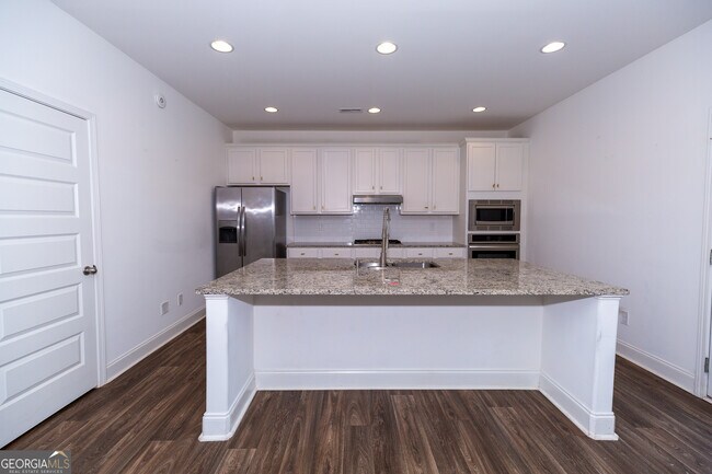 Foto del edificio - 140 Tanglewood Dr