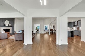 Building Photo - 6910 Midcrest Dr