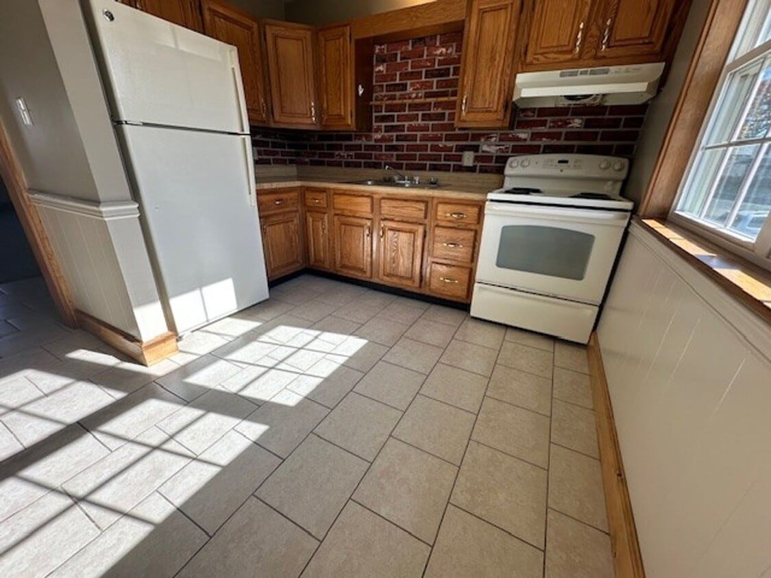 Primary Photo - Leola 2 Bedroom 2nd floor