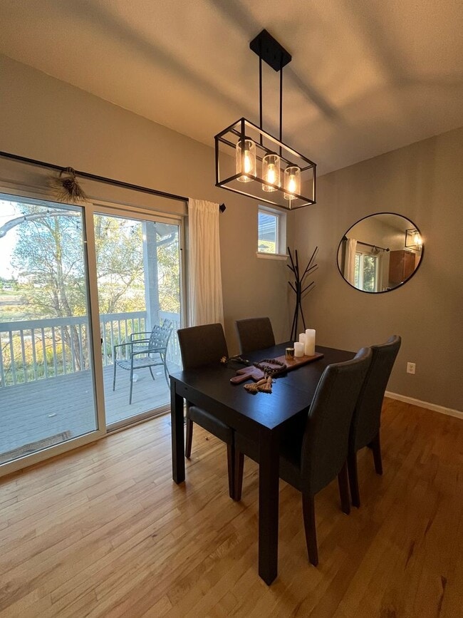 Building Photo - South Longmont Townhome with Attached Garage & Private Patio