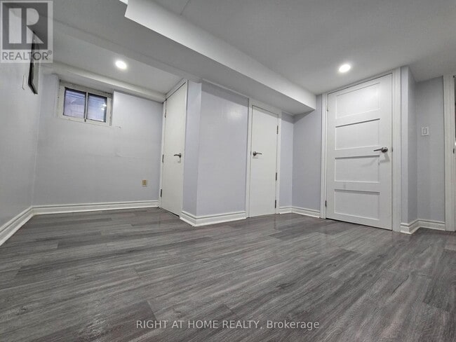 Building Photo - 984 Ossington Ave