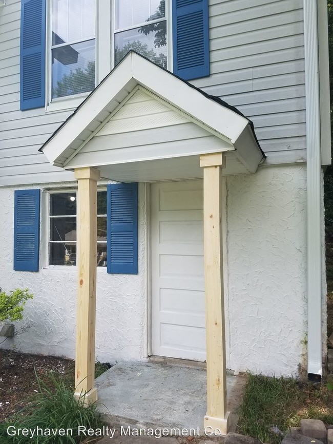Building Photo - 2 br, 1 bath House - 634 Lupton Drive