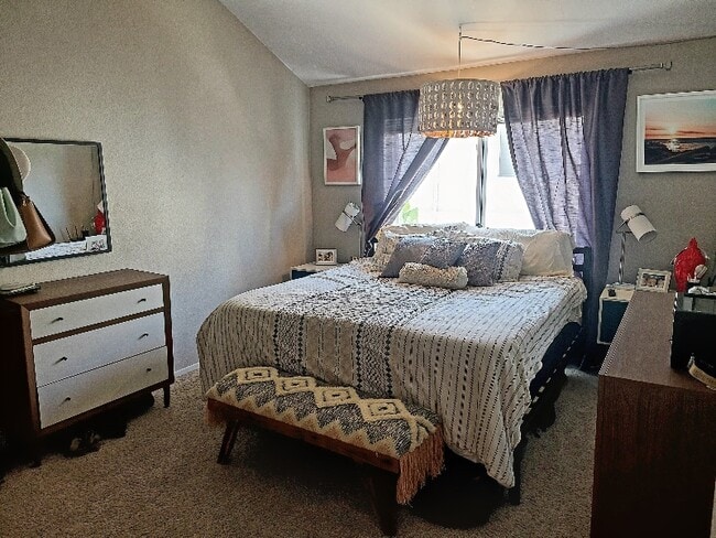 Photo - 543 Victoria St House