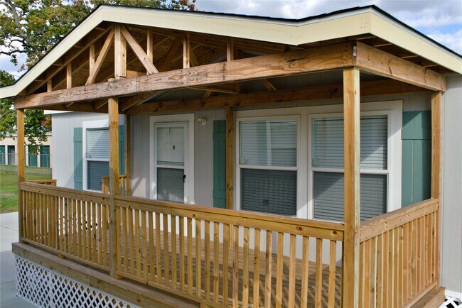 Foto del edificio - 5323 Green Ln