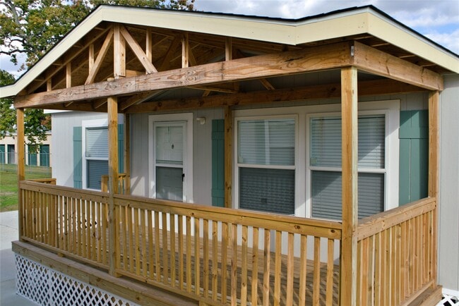 Building Photo - 5323 Green Ln