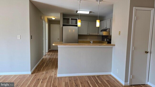 Foto del edificio - 102 Chesterfield Ln