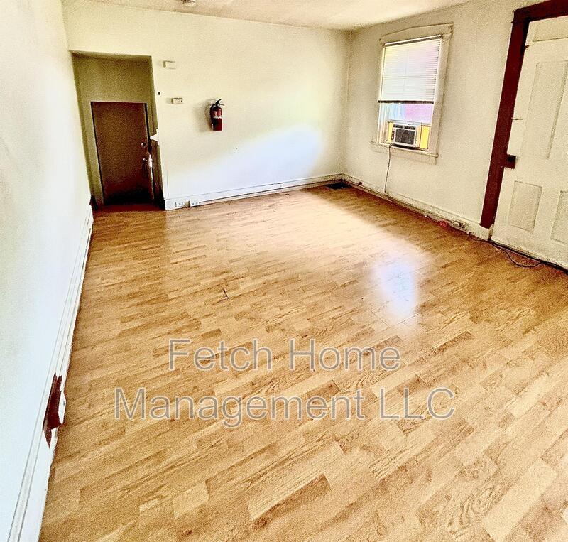 Building Photo - 405 E Orange St