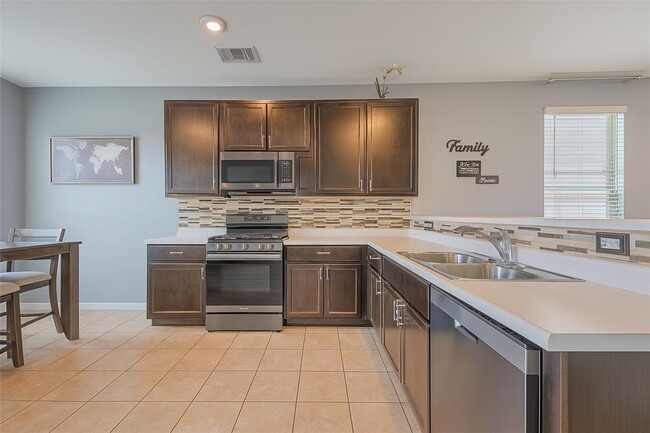 Building Photo - 10027 Yanet Grove Ln