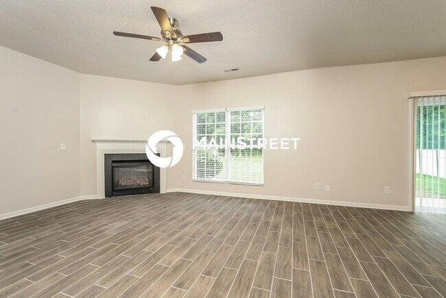 Foto del edificio - 3 Bedroom Pet-Friendly Home in HIGH POINT,...