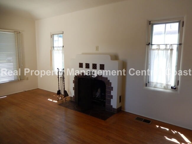 Foto del edificio - AVAILABLE AUGUST - Charming 3 Bed / 1 Bath...