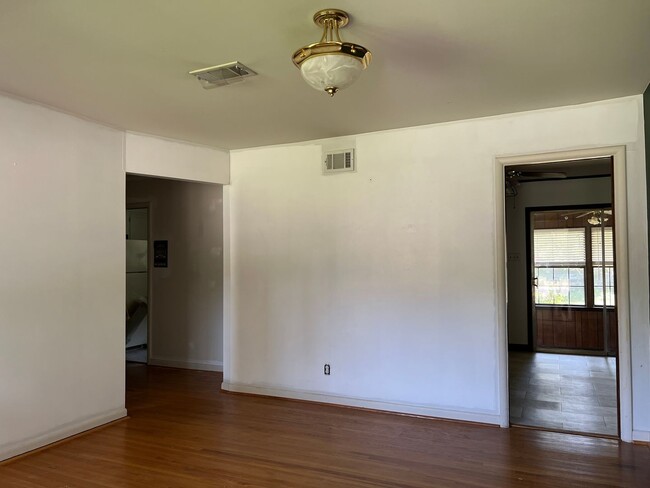 Foto del edificio - 304 W M Ave