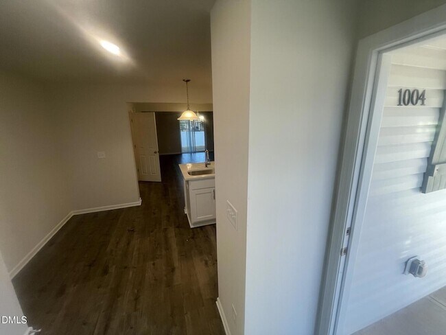 Foto del edificio - 1004 Peony Ln