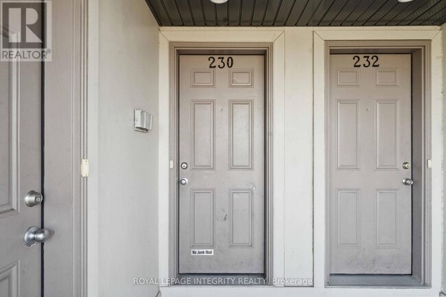 Building Photo - 230 Shanly Private