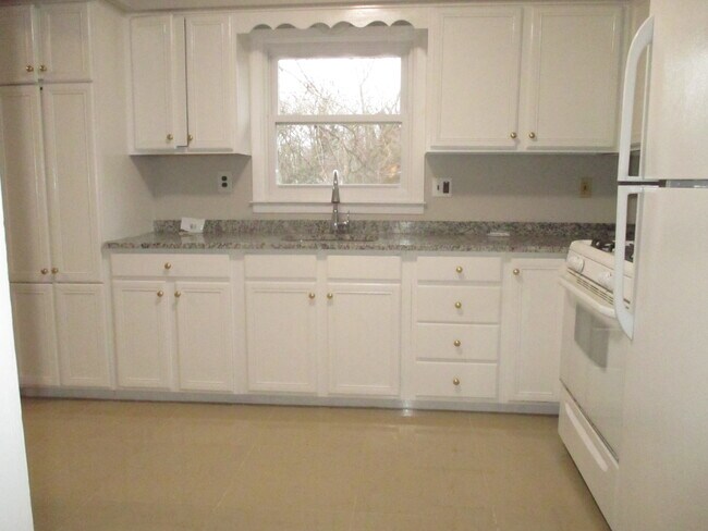 New Countertops - 400 Hulse Ave
