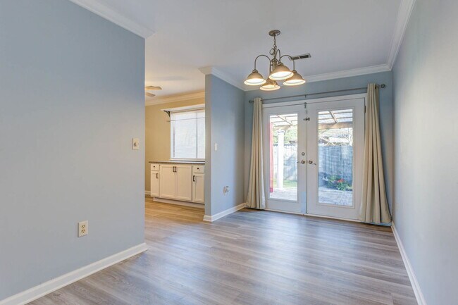 Building Photo - 8042 Nova Ct