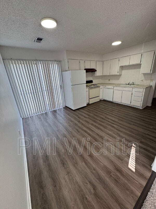 Foto del edificio - 1508 W Esthner Ave