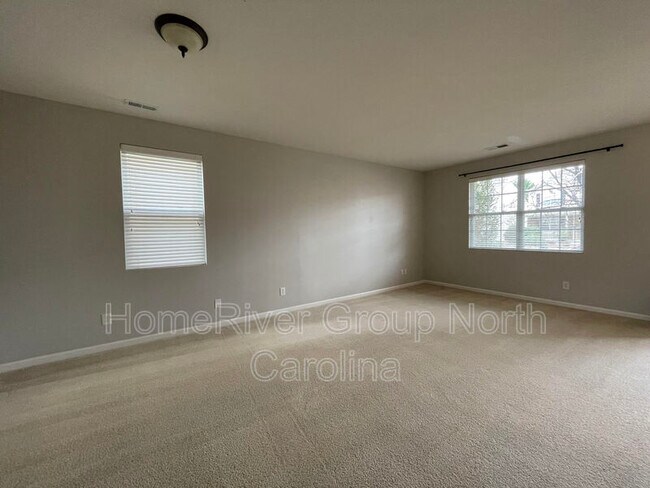 Building Photo - 7404 Lamplighter Close Dr