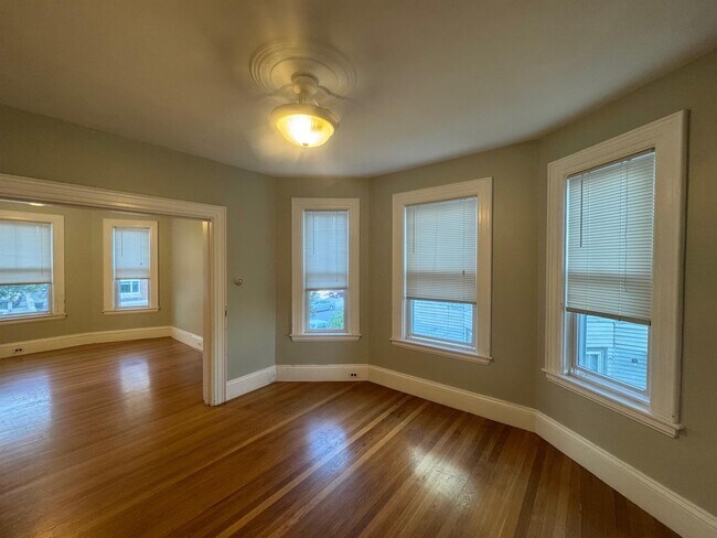 Building Photo - 106 Highland Ave