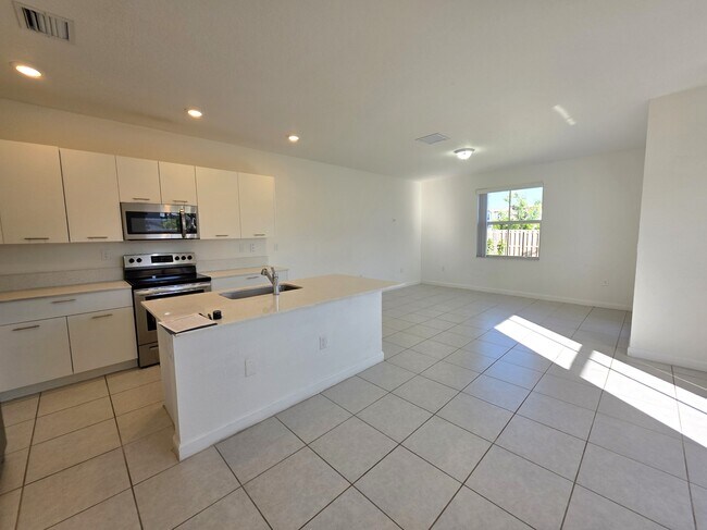Foto del edificio - 2420 NW 131st Cir