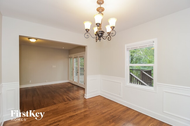 Building Photo - 476 Rigby St NE