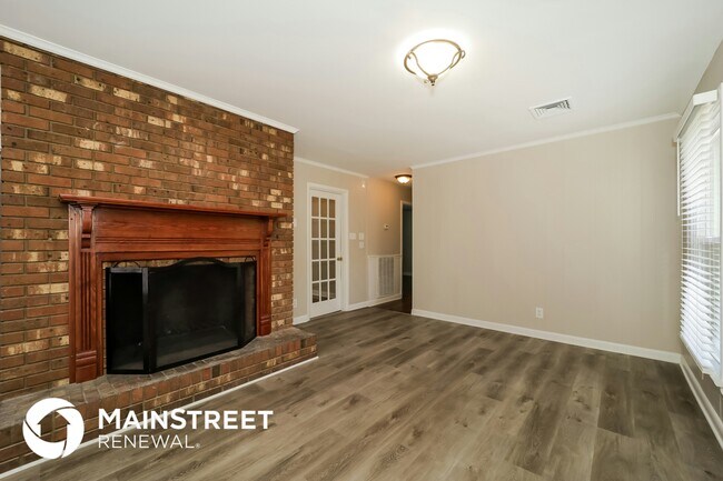 Building Photo - 402 Boxwood Dr