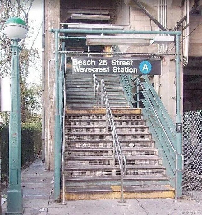 Building Photo - 24-07 Brookhaven Ave