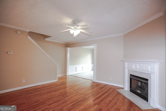 Building Photo - 2223 Dandridge Dr
