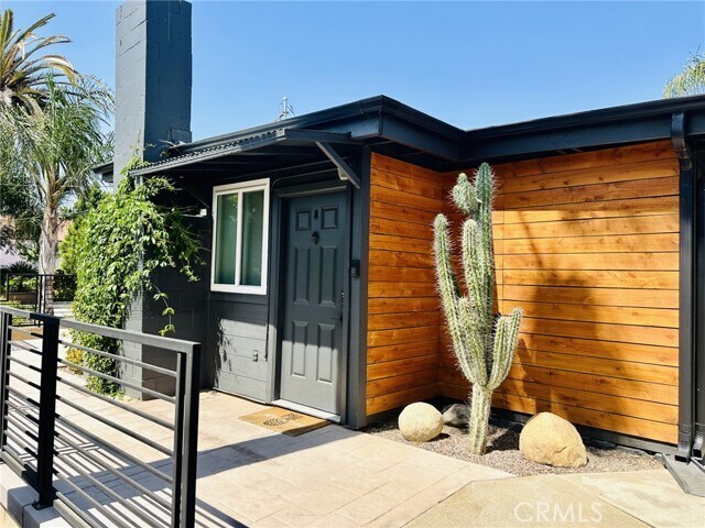 Building Photo - 31025 E Sunset Dr S