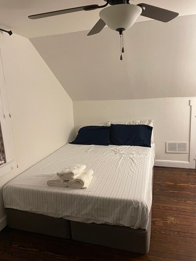 Room available - 2010 Campbell St
