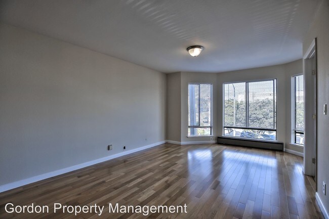 Building Photo - 2405 15th Ave