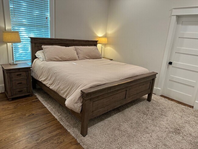 Building Photo - 3 Bedroom Single Family Home in Dallas (Bi...