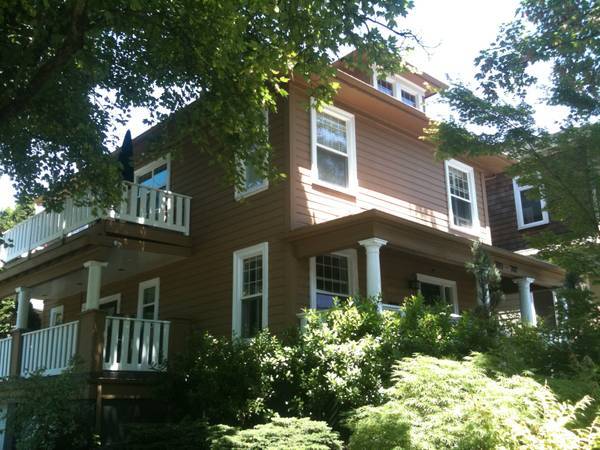 Top Unit - 707 NE Tillamook St