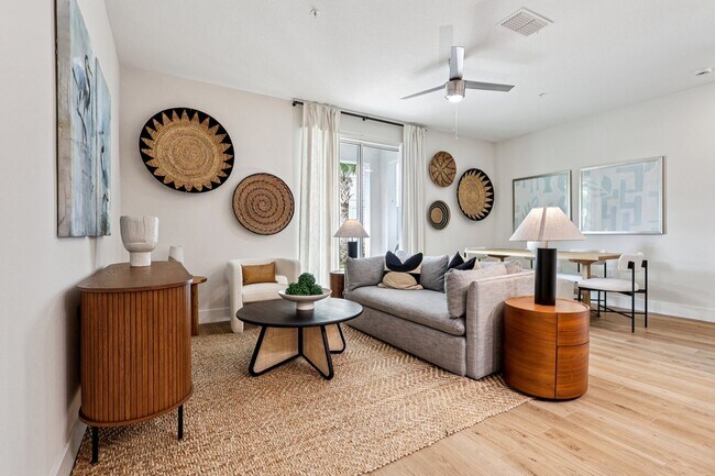 Foto del edificio - Cacema Townhomes