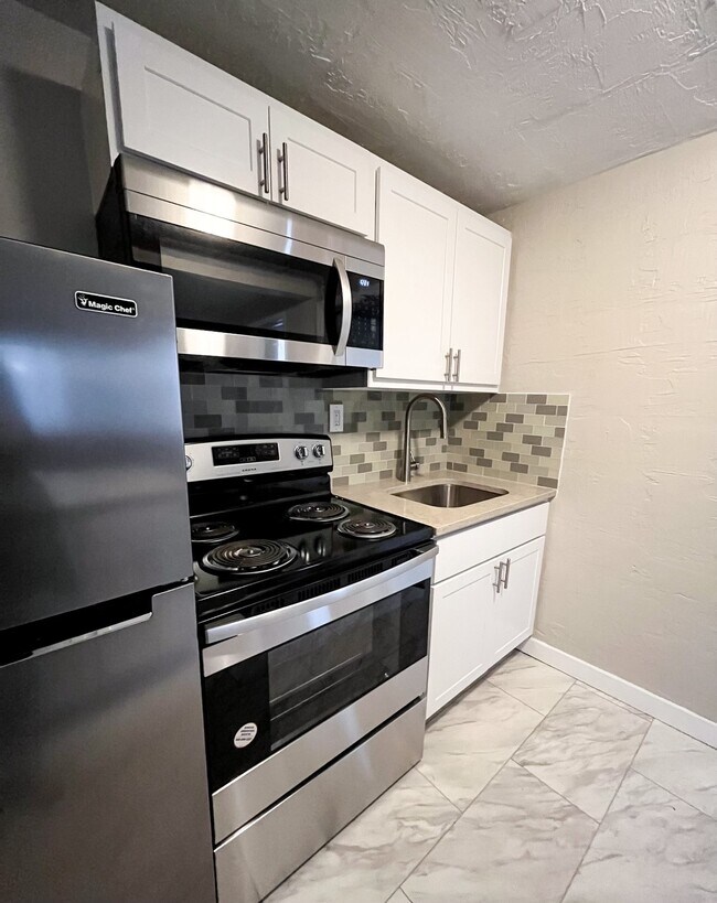 306 Unidad Craft Ave 8 - The Oaks