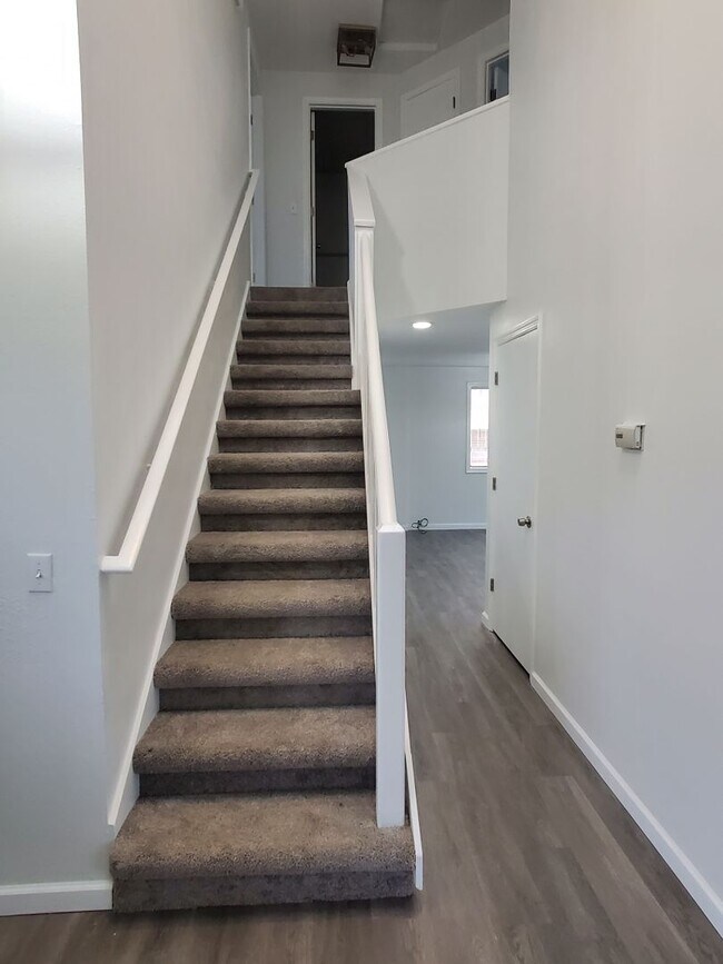 Foto del edificio - 3 bedroom - recently renovated home