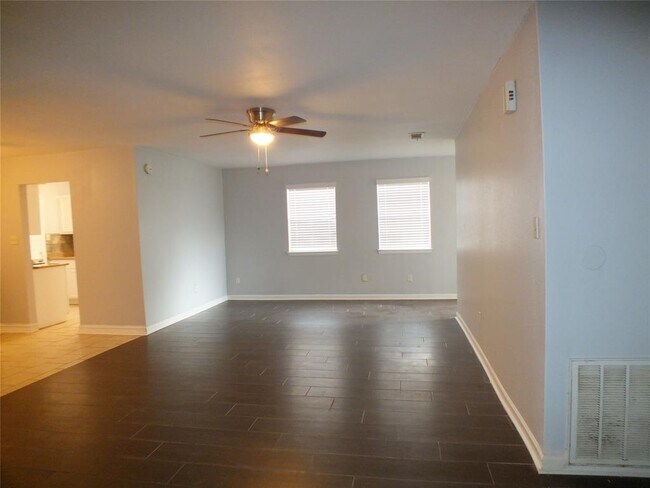 Foto del edificio - 3321 Scotch Moss Ln
