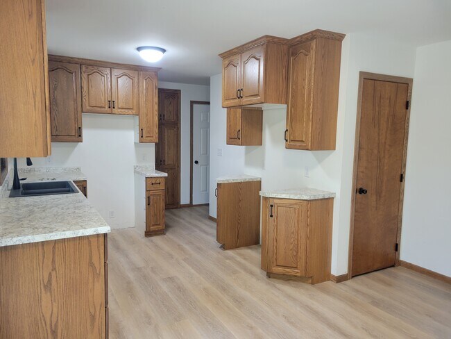 Foto del edificio - 227526 Partridge Ave