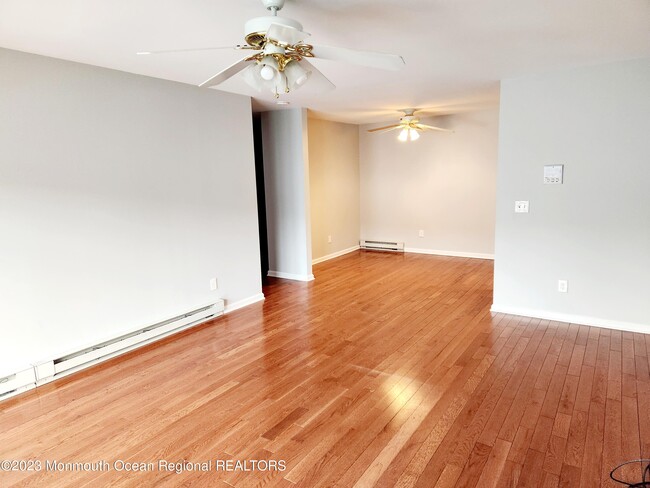 Foto del edificio - 330 Shore Dr