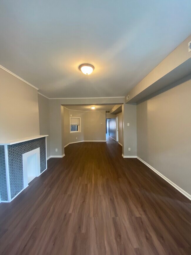 Building Photo - 3252 S Princeton Ave