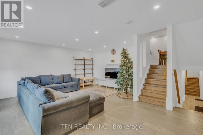 Building Photo - 242 Milestone Crescent