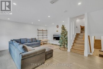 Building Photo - 242 Milestone Crescent