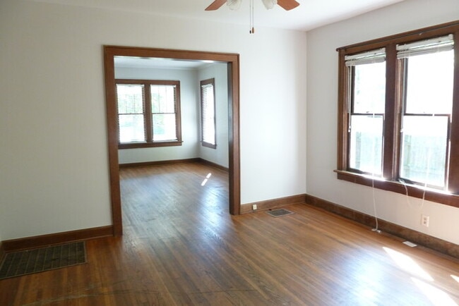 Building Photo - !! MOVE IN SPECIAL: Receive 50% off your 2...