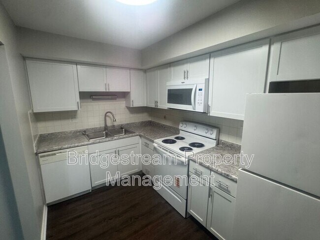 Foto del edificio - 481 N Broadway St