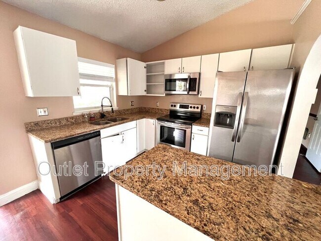 Foto del edificio - 3214 Crestwood Forest Dr
