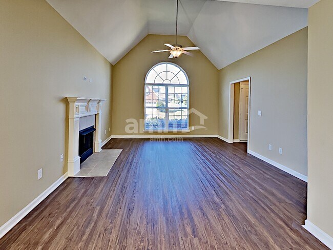 Foto del edificio - 5219 Cloister Dr