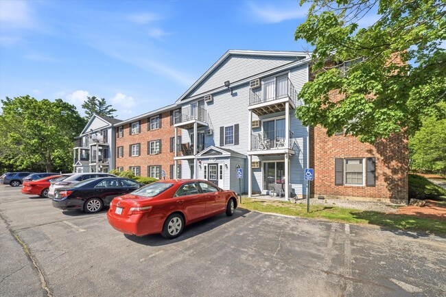 Building Photo - 1799 Bodwell Rd