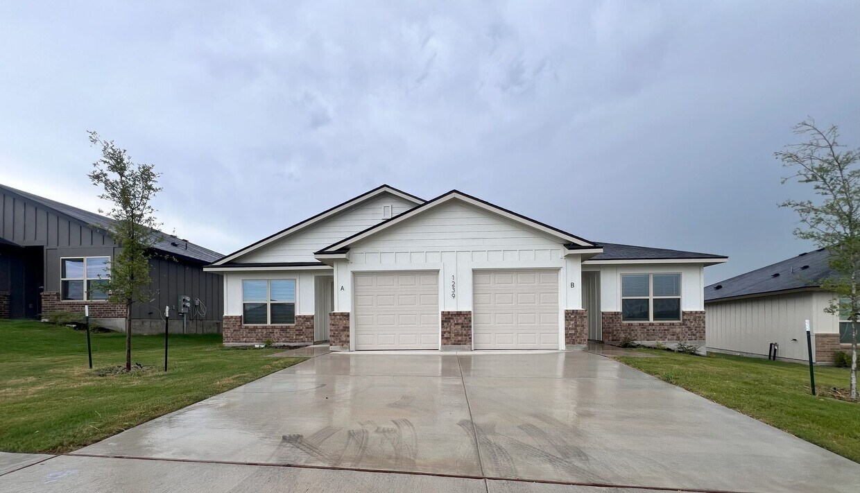 Primary Photo - 1239 Concord Dr