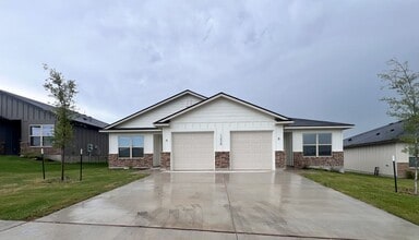 Building Photo - 1239 Concord Dr